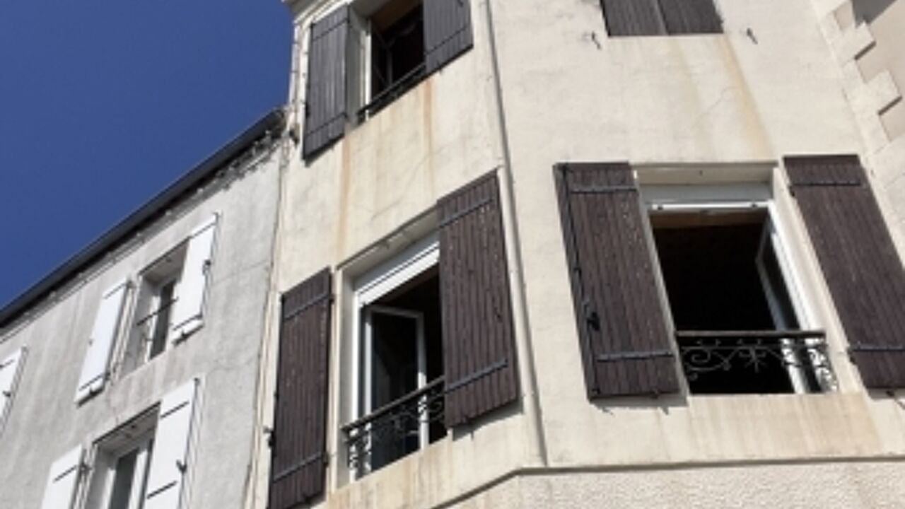 immeuble  pièces 232 m2 à vendre à Montendre (17130)