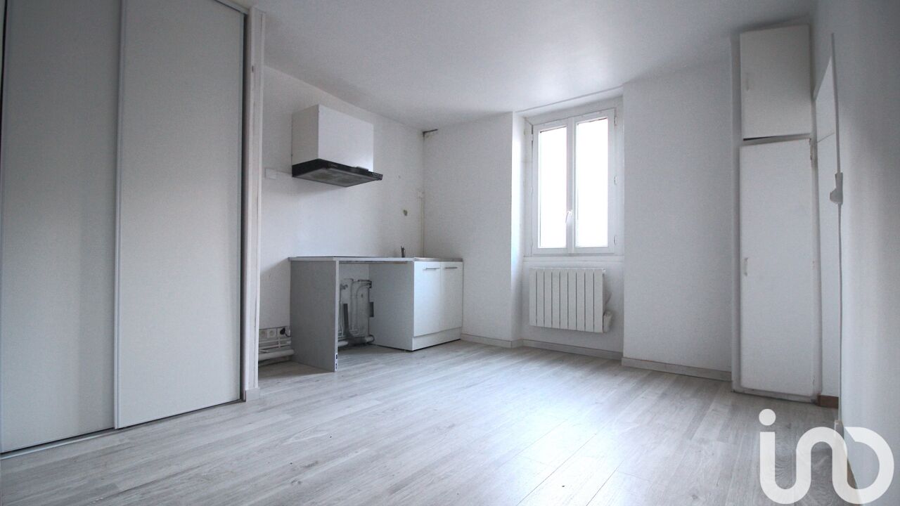 appartement 2 pièces 28 m2 à vendre à Corbeil-Essonnes (91100)