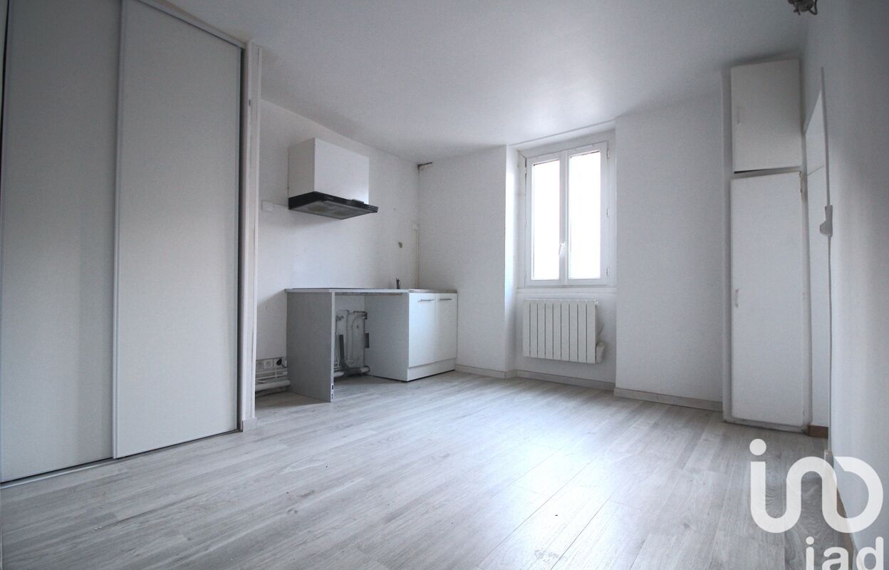 appartement 2 pièces 28 m2 à vendre à Corbeil-Essonnes (91100)