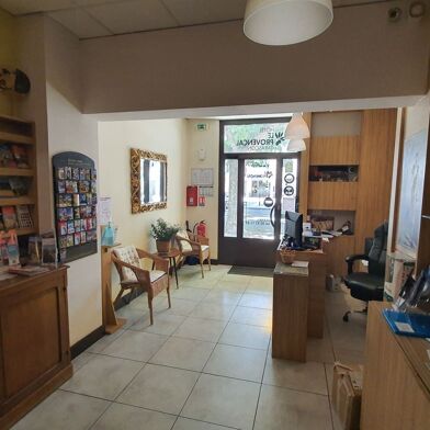 Commerce  320000 €