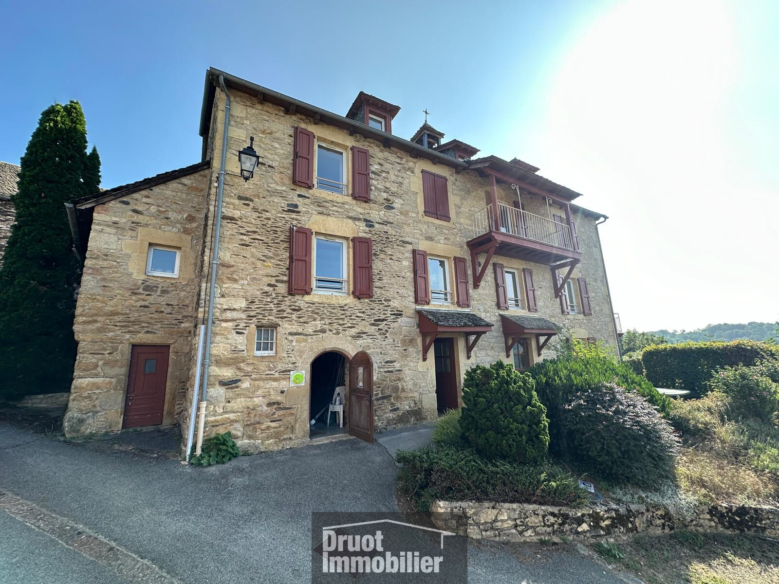 Villa / Maison  T10 à vendre Castelnau-de-Mandailles 12500