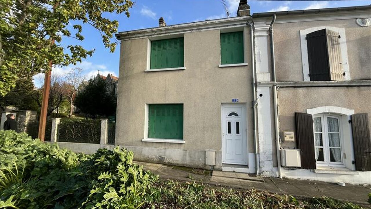 maison 3 pièces 81 m2 à vendre à Ruffec (16700)