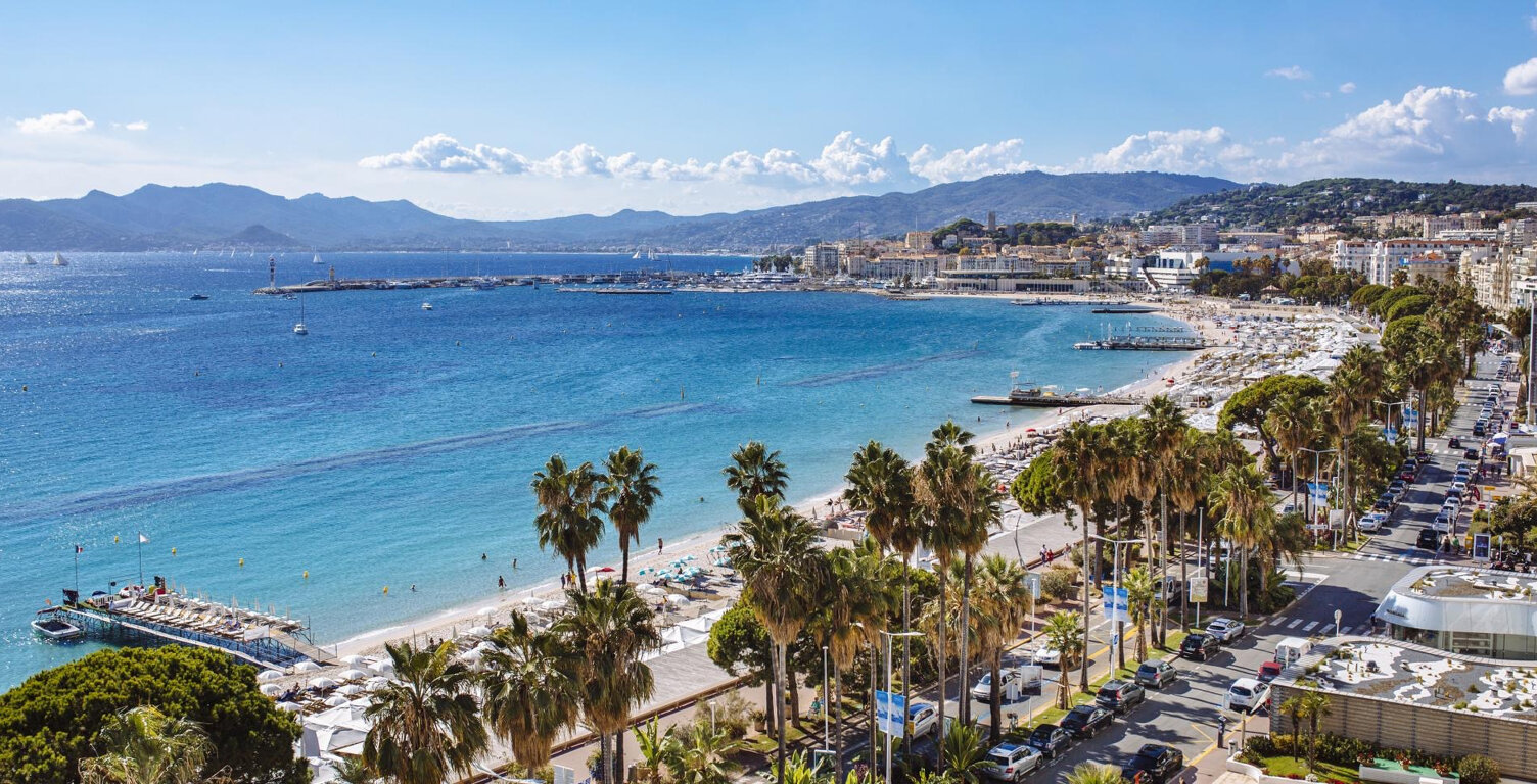 CANNES CENTRE BANANE RESTAURANT 260M2/ 160 COUVERTS SUD — photo 1