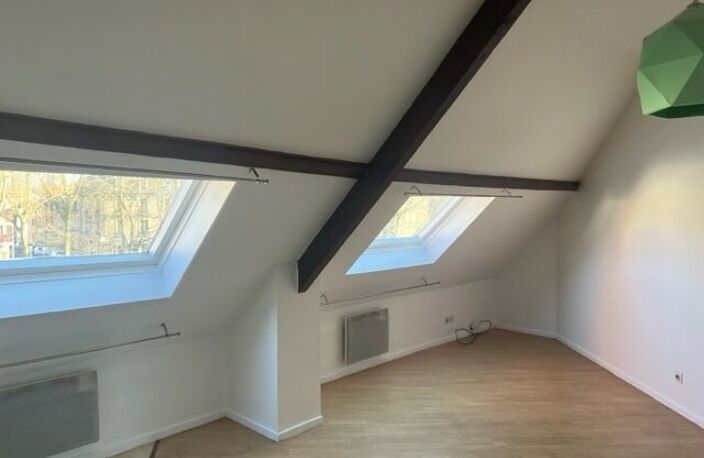 ORLEANS place Dunois : maison de ville  composée de 3 appartements — photo 3