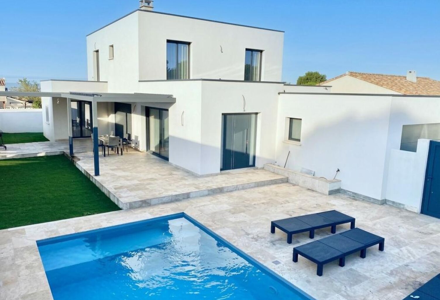 Villa moderne, piscine, garage — photo 1
