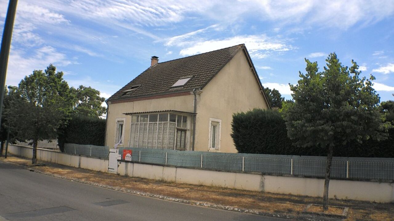 maison 5 pièces 118 m2 à vendre à Saint-Hilaire-de-Court (18100)