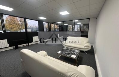 location commerce 1 000 € CC /mois à proximité de Saint-Germain-Lès-Arpajon (91180)