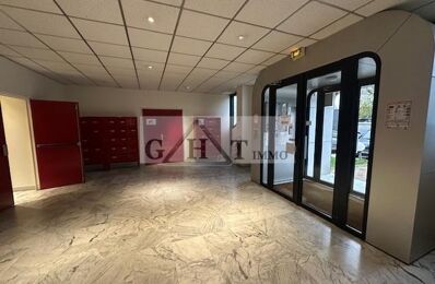 location bureau 500 € CC /mois à proximité de Saint-Germain-Lès-Arpajon (91180)