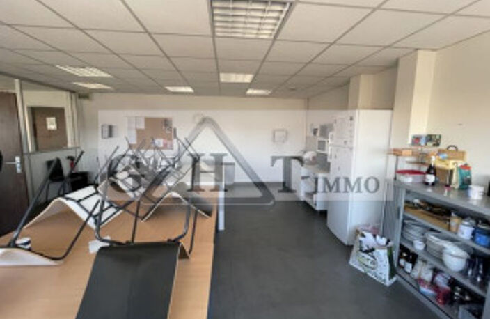 A LOUER UN ENTREPOT BUREAU A MASSY — photo 2
