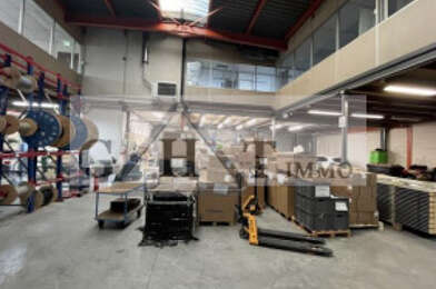 Local industriel  7569 €