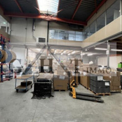Local industriel  7569 €