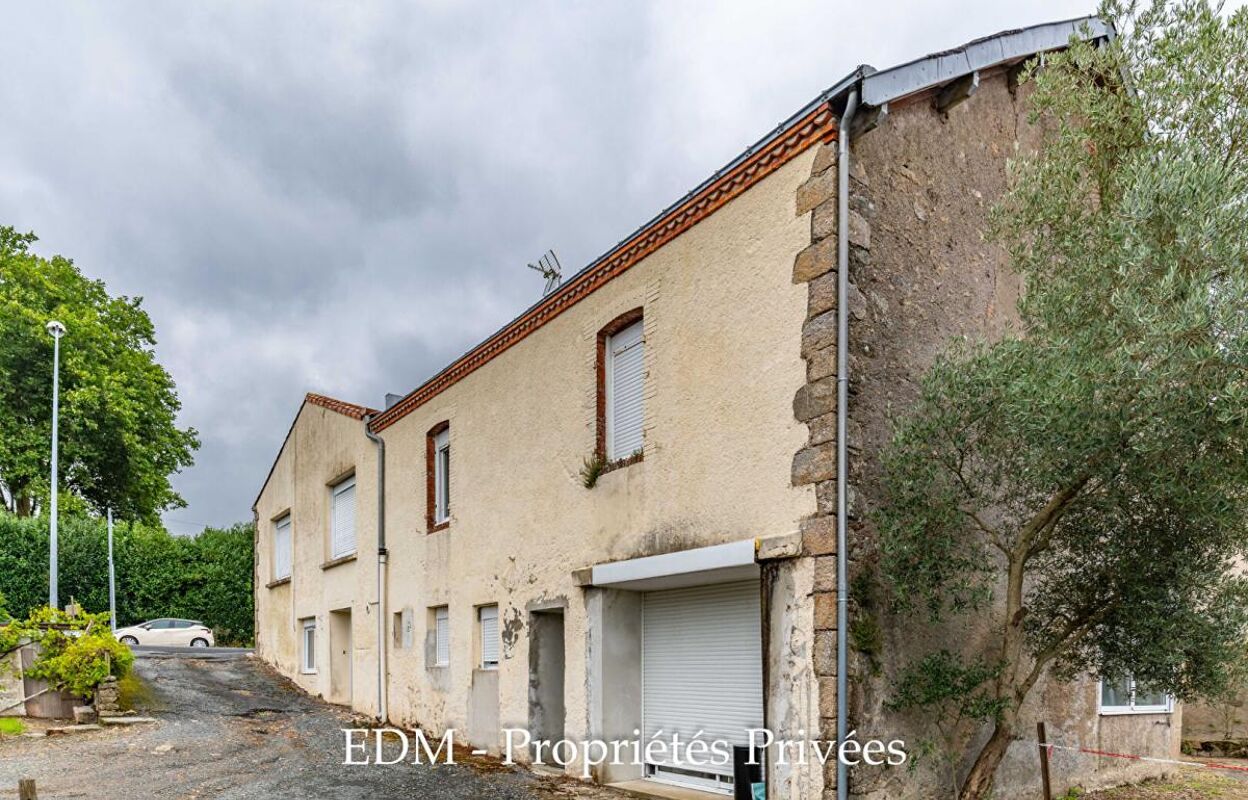 immeuble  pièces 283 m2 à vendre à Mortagne-sur-Sèvre (85290)