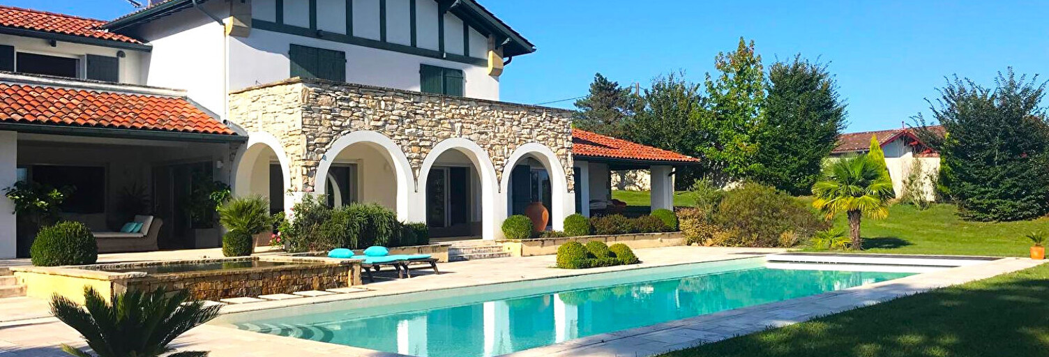 Maison 8 Pièces 400 m² à vendre à Arcangues (64200)