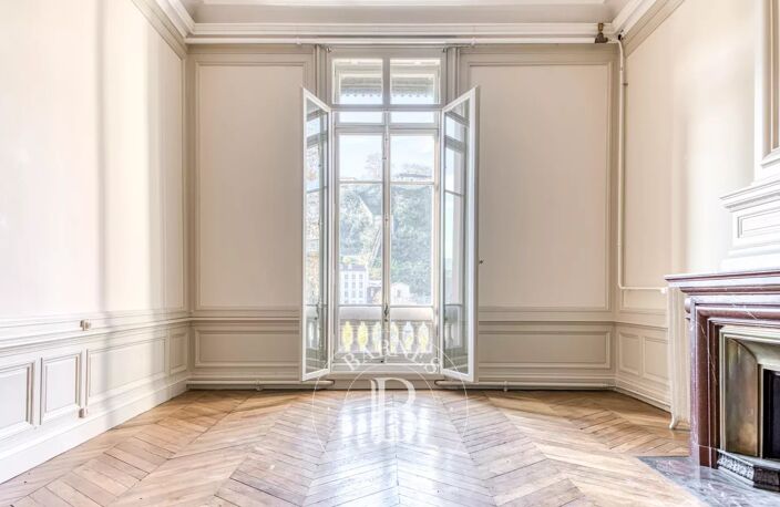 Lyon 2 - Ainay - Appartement bourgeois de 149,97 m² - 3 Chambres — photo 4