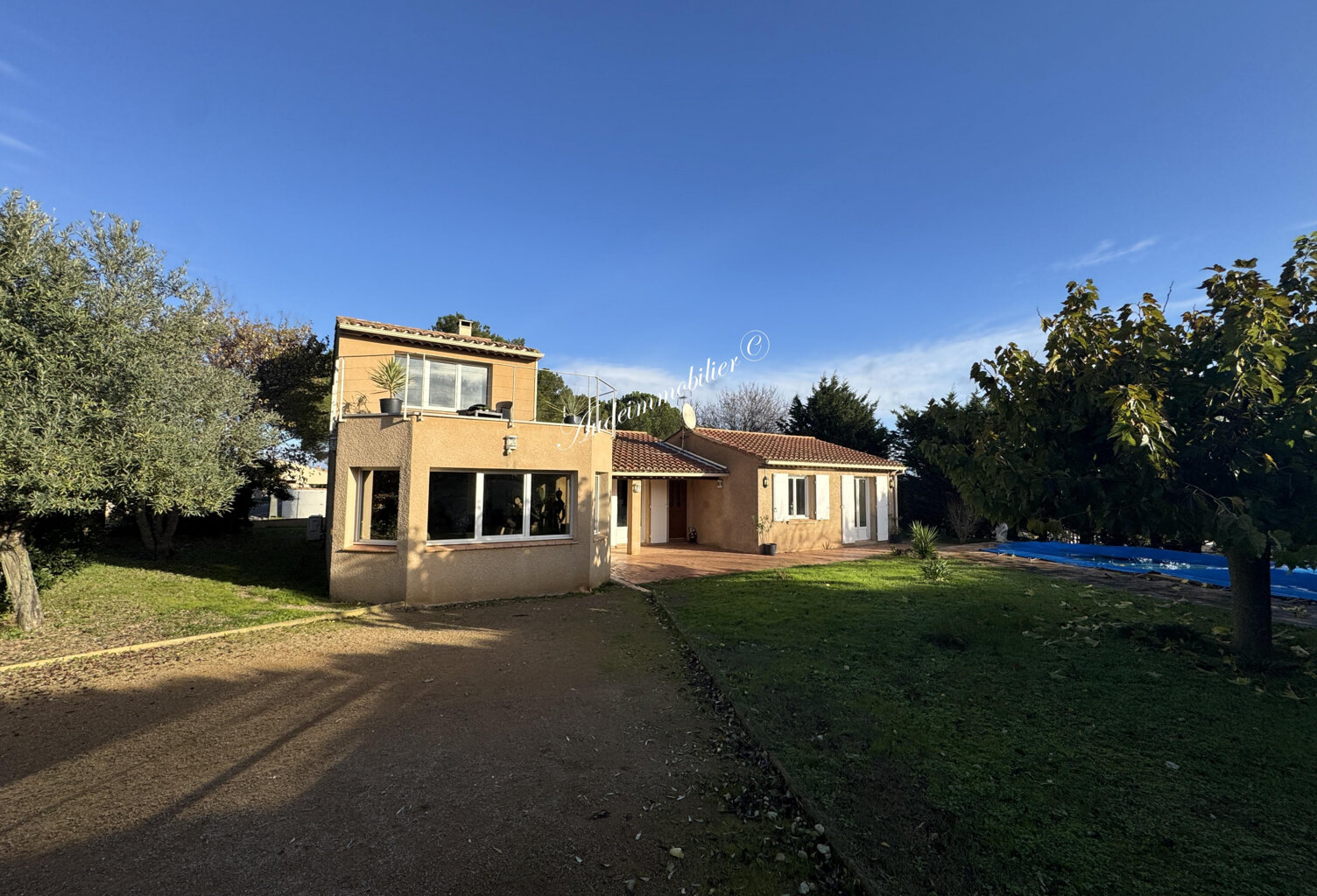 Villa avec piscine — photo 1