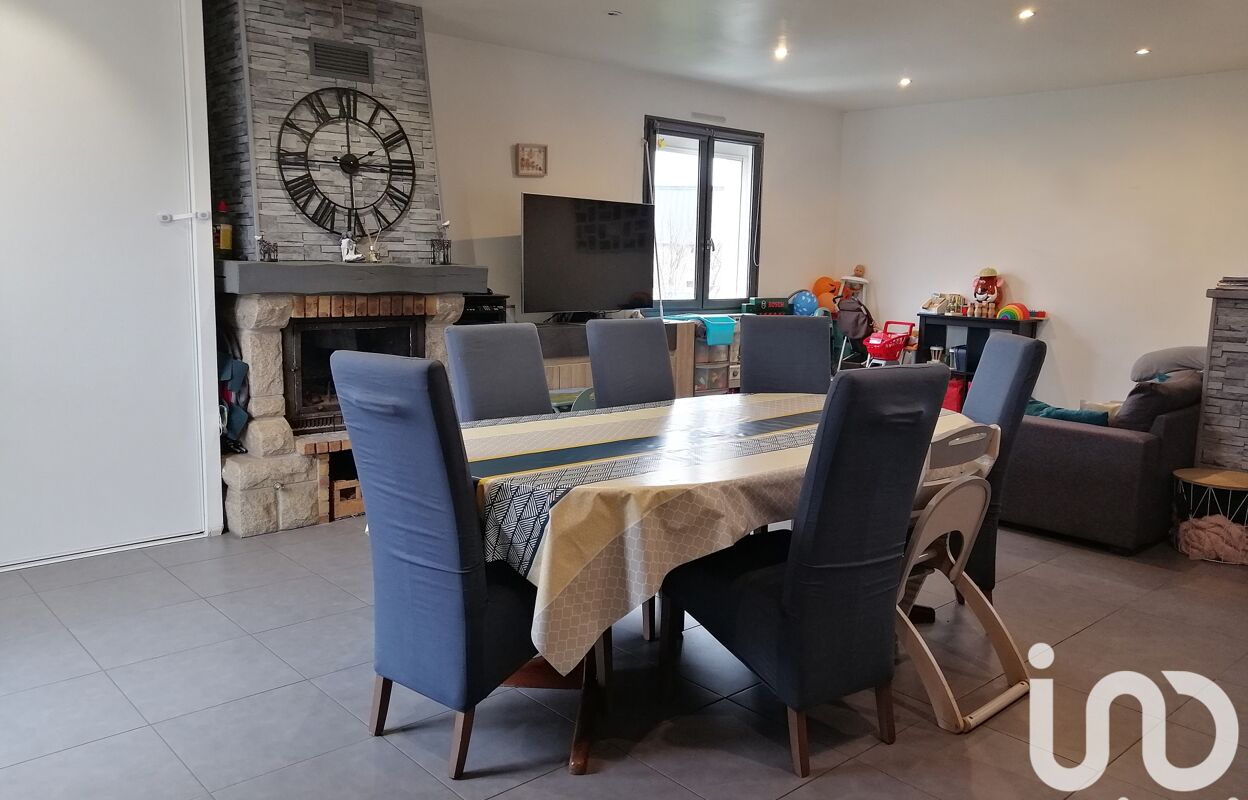 maison 5 pièces 94 m2 à vendre à Andouillé (53240)