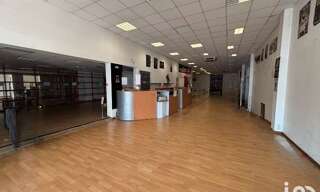 Commerce  750 m² à louer à Pontault-Combault (77340)