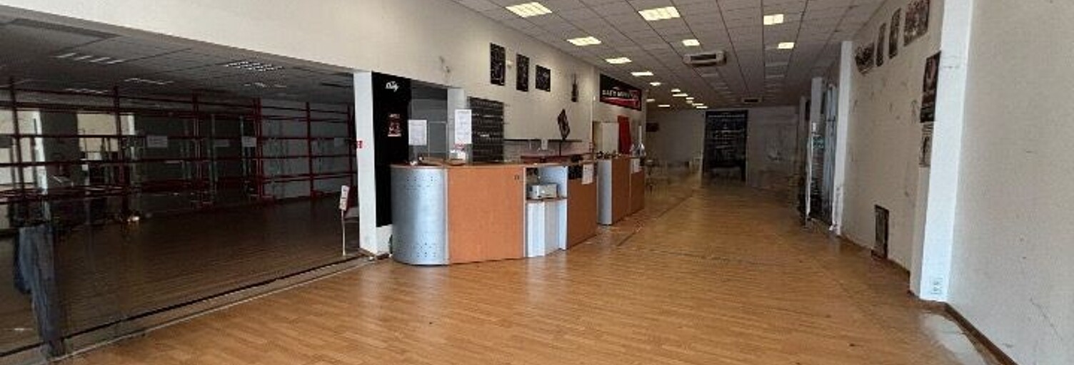 Commerce  750 m² à louer à Pontault-Combault (77340)