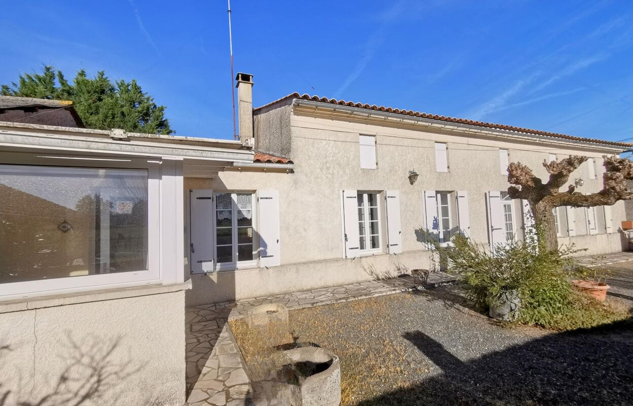 maison 5 pièces 125 m2 à vendre à Saint-Savin (33920)