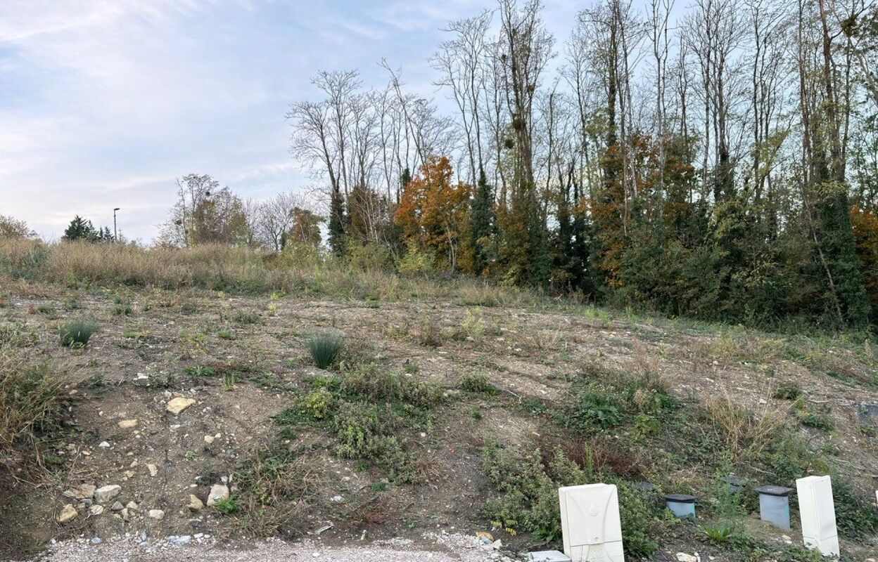 terrain  pièces 584 m2 à vendre à Lons-le-Saunier (39000)