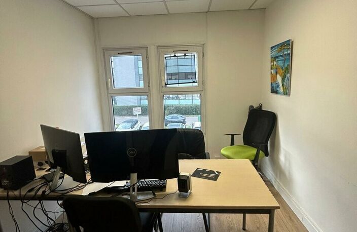 BUREAUX à VENDRE — photo 2