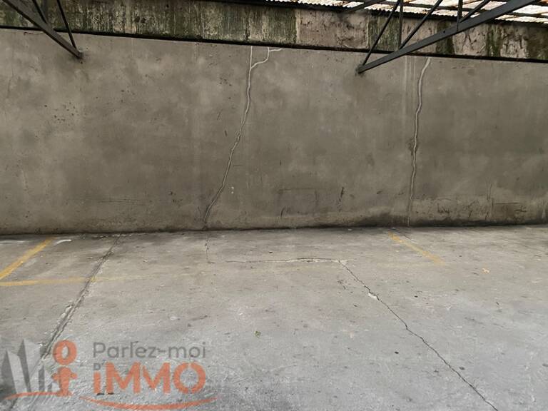 Garage — photo 1