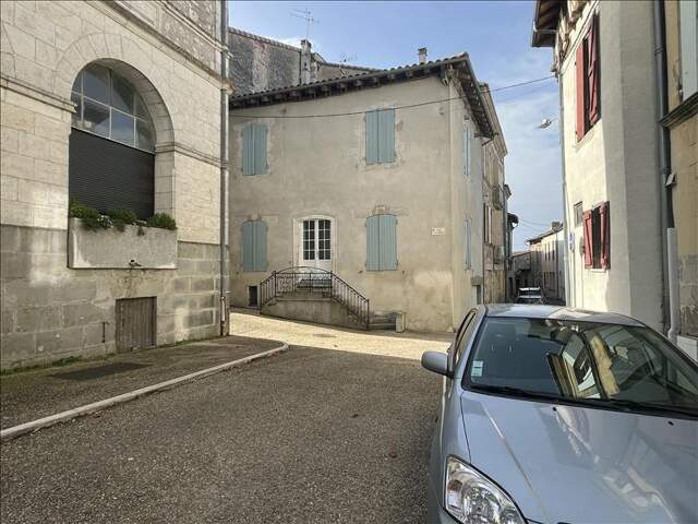 Maison de ville de 4 pièces principales — photo du bien