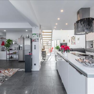 Maison 7 pièces 606100 €