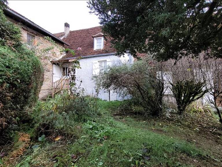 Maison en pierre de 4 pièces principales — photo 1