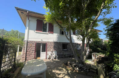 Proche centre ville de ST J P. PIED DE PORT,  spacieuse villa de 216 m2 avec jardin et garage. — photo du bien