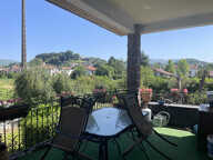 Proche centre ville de ST J P. PIED DE PORT,  spacieuse villa de 216 m2 avec jardin et garage. — photo 2