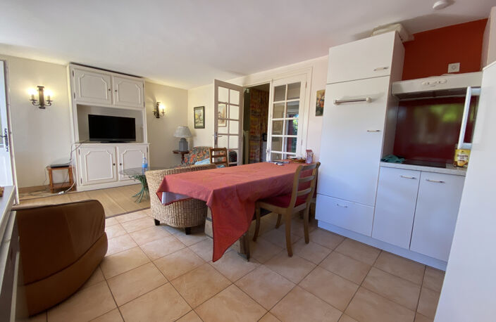 Proche centre ville de ST J P. PIED DE PORT,  spacieuse villa de 216 m2 avec jardin et garage. — photo 4