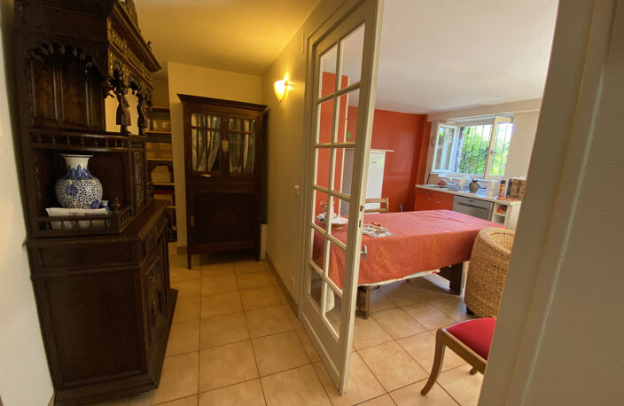 Proche centre ville de ST J P. PIED DE PORT,  spacieuse villa de 216 m2 avec jardin et garage. — photo 5