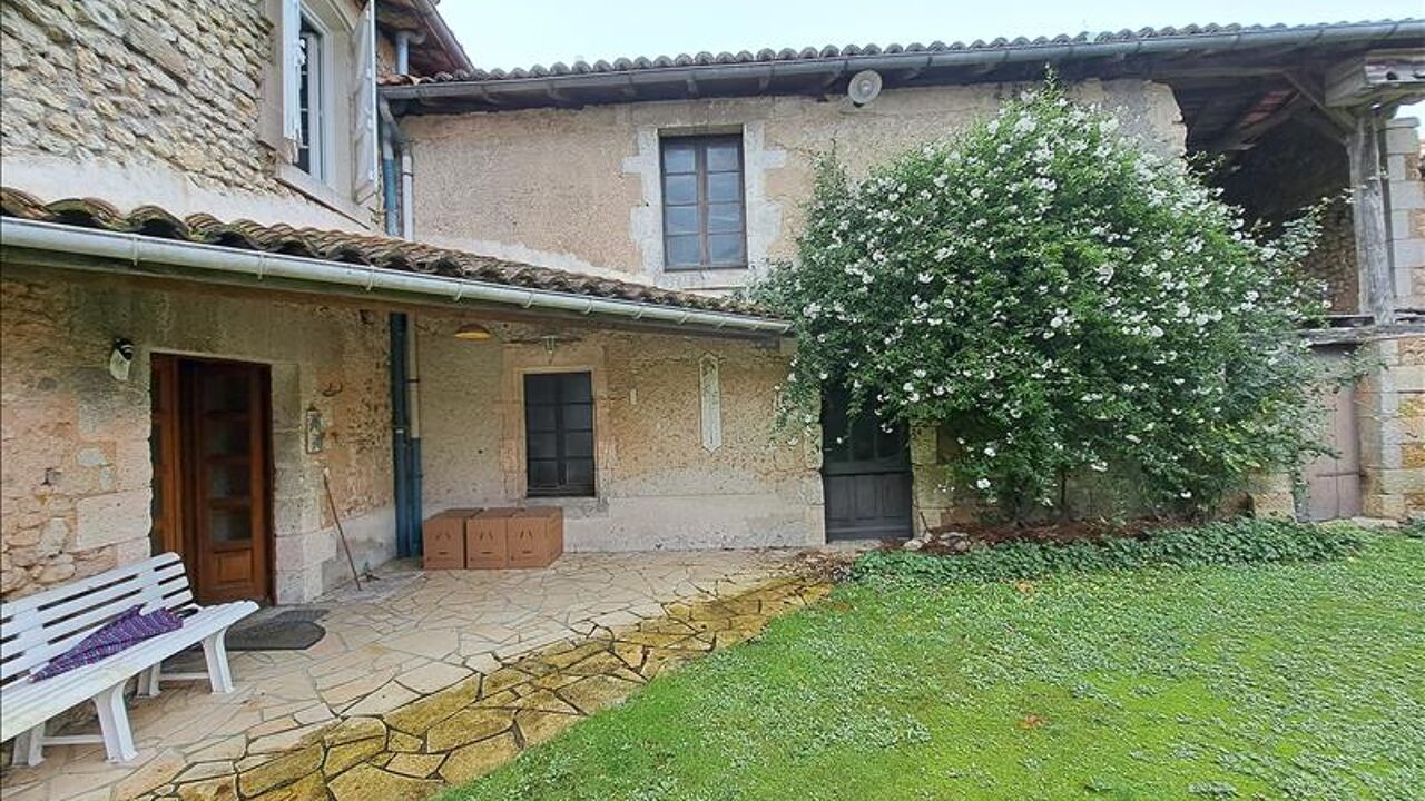 maison 7 pièces 228 m2 à vendre à Deviat (16190)