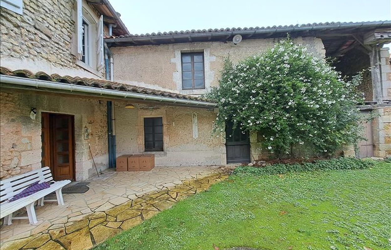 maison 7 pièces 228 m2 à vendre à Deviat (16190)