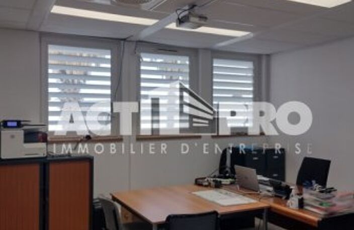Bureaux à louer — photo 2