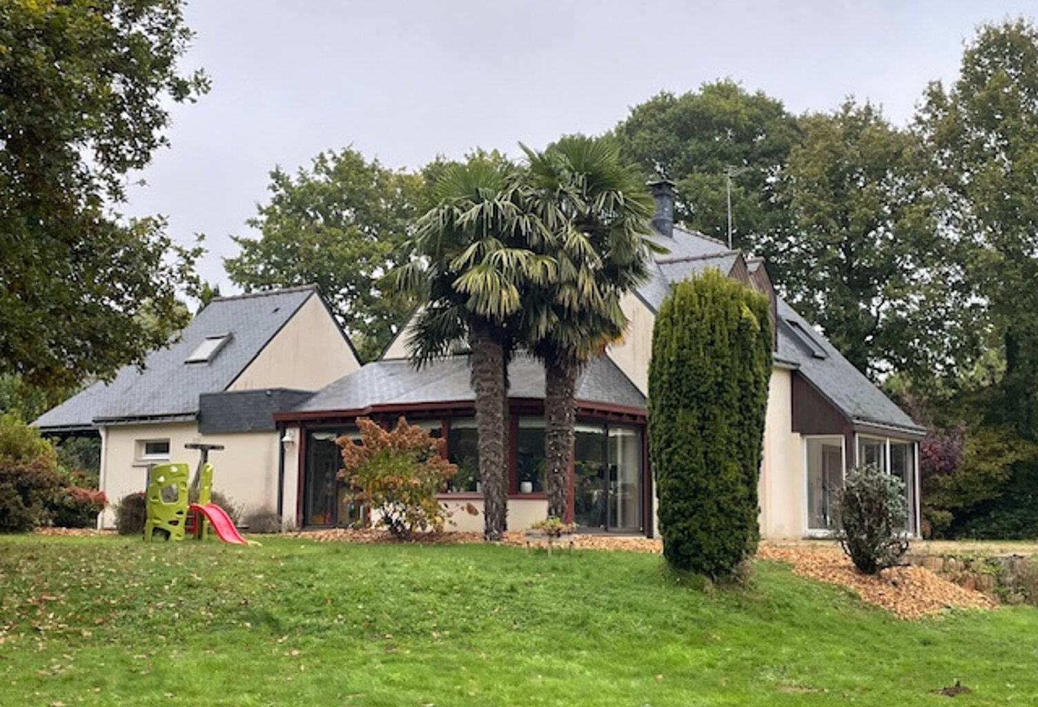 Grande maison de qualité avec terrain de plus de 4000 m2 — photo 1