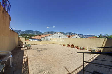 Immeuble  128400 €