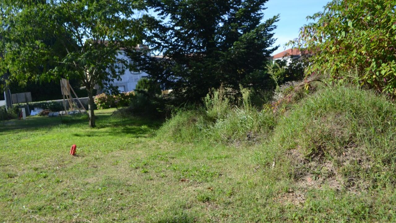 terrain  pièces 555 m2 à vendre à Salles (33770)