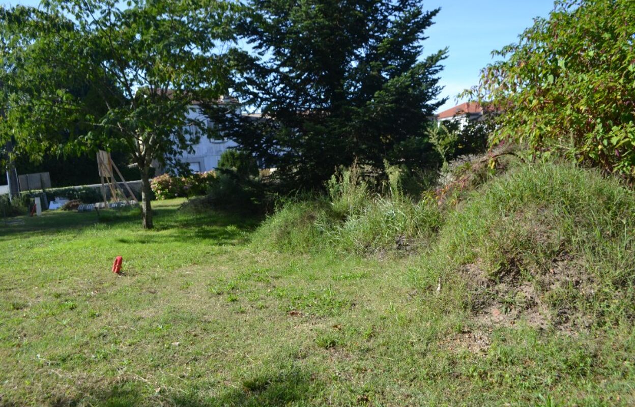 terrain  pièces 555 m2 à vendre à Salles (33770)