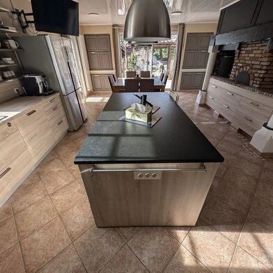 Maison 6 pièces 463500 €