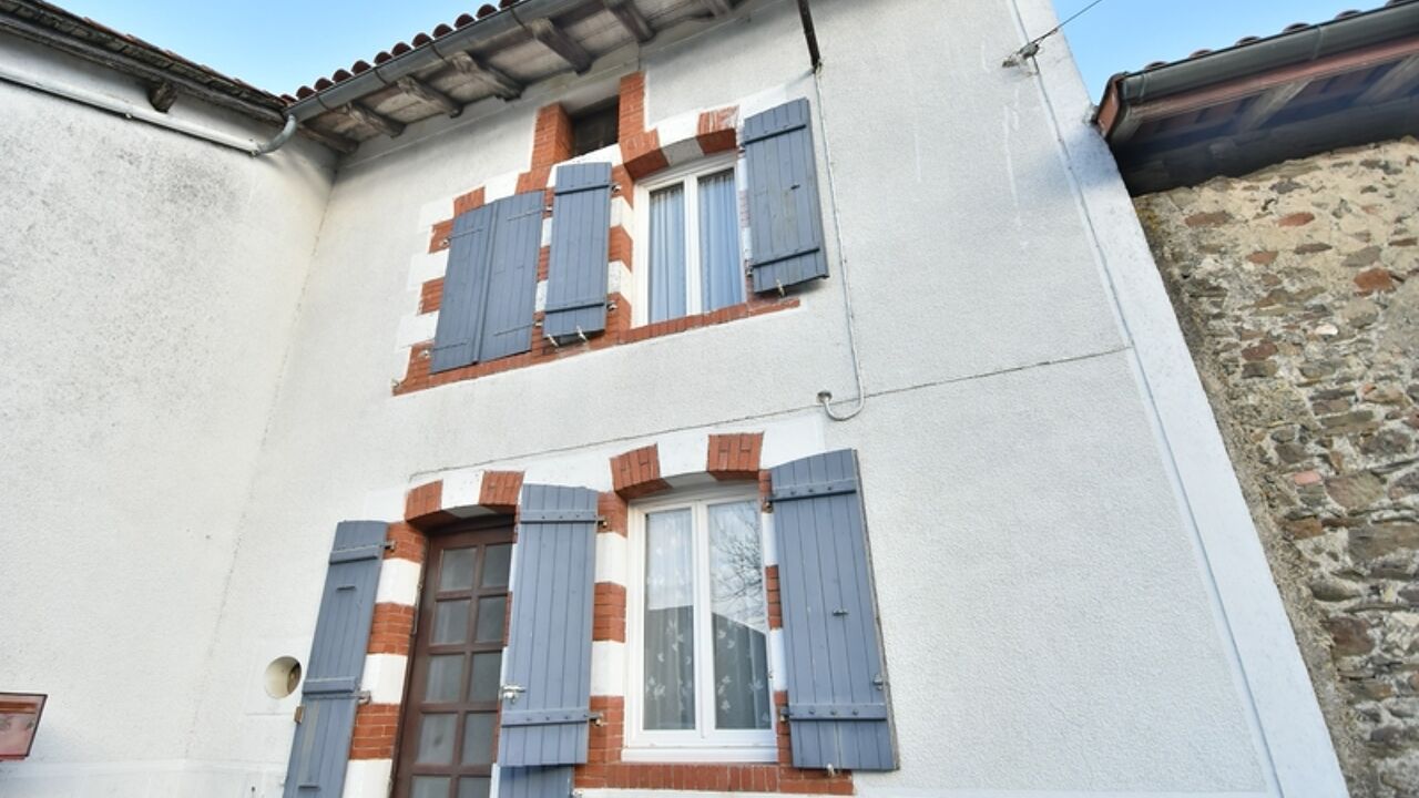 maison 3 pièces 91 m2 à vendre à Roumazières-Loubert (16270)