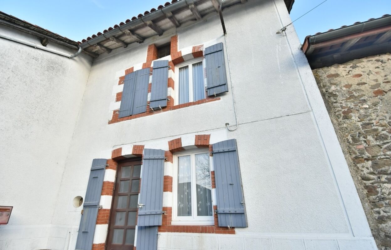 maison 3 pièces 91 m2 à vendre à Roumazières-Loubert (16270)