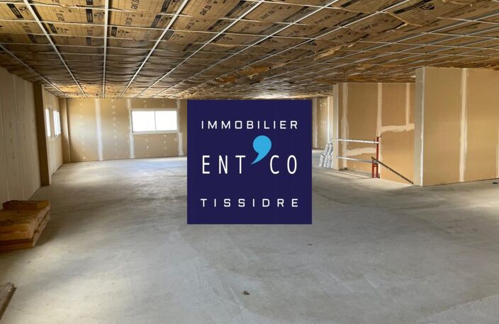 À LOUER - Deux surfaces aménageables dans un immeuble à Est — photo 3