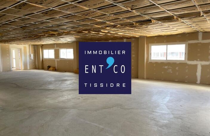 À LOUER - Deux surfaces aménageables dans un immeuble à Est — photo 5