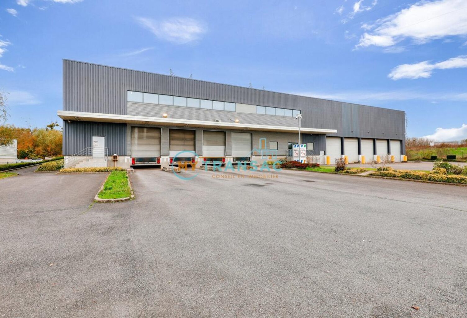 A louer bâtiment indépendant de 3 668m² à Villeparisis — photo 1