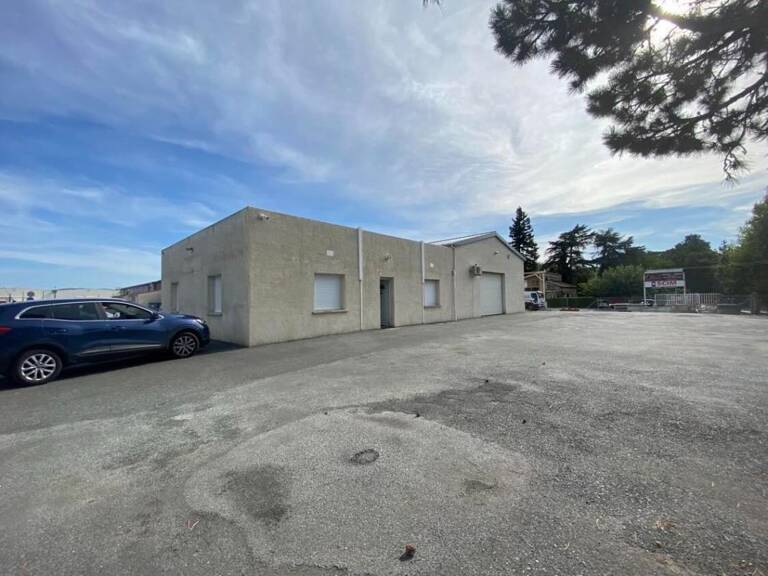 À louer - locaux d'activité de 367 m² à Castres — photo 1