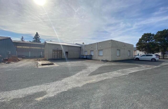 À louer - locaux d'activité de 367 m² à Castres — photo 2