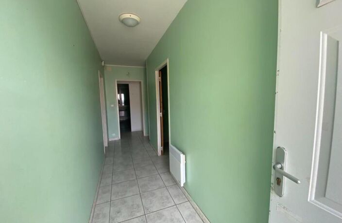 À louer - locaux d'activité de 367 m² à Castres — photo 3