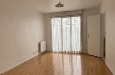 location appartement 1 175 € CC /mois à proximité de Voisins-le-Bretonneux (78960)